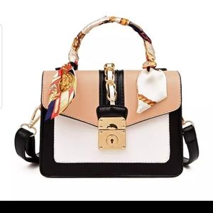 Elegant Leather Shoulder/ Crossbody Purse - image 1